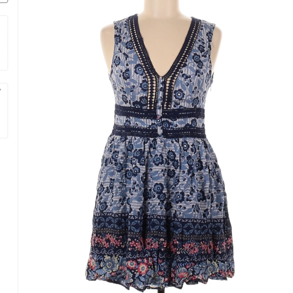 Beautiful En Crème Sleeveless Casual Mini Dress in Medium.